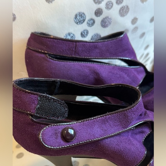 MICHAEL ANTONIO Sexy Stiletto Suede Cutout Bootie Heels - Picture 5 of 6